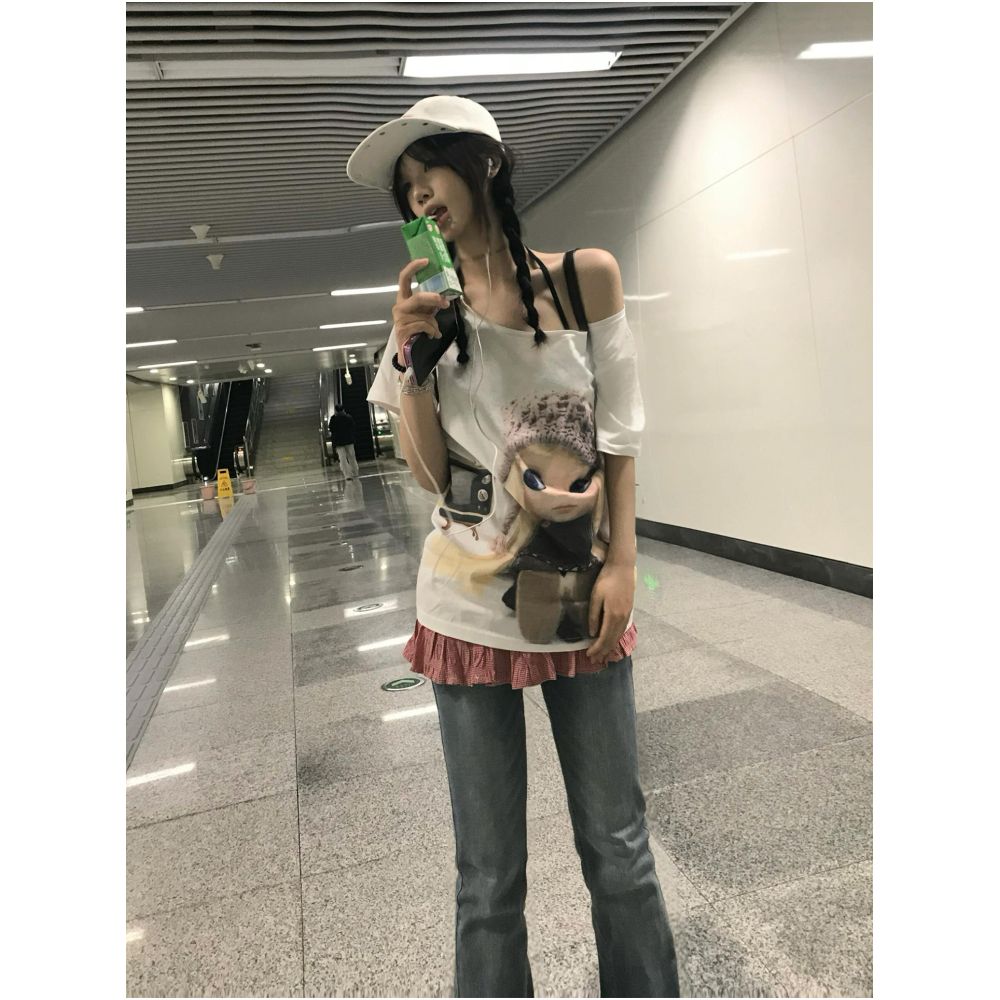 American collegiate style one shoulder short sleeve women s summer new arrival slim fit figure flattering t shirt with cute doll print a versatile top image 3