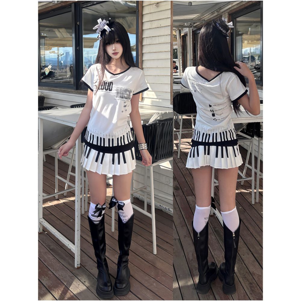 Light Asian style V neck shoulder short sleeved T shirt for women s summer new style piano key note print tight waist cinching hot girl top trendy image 4