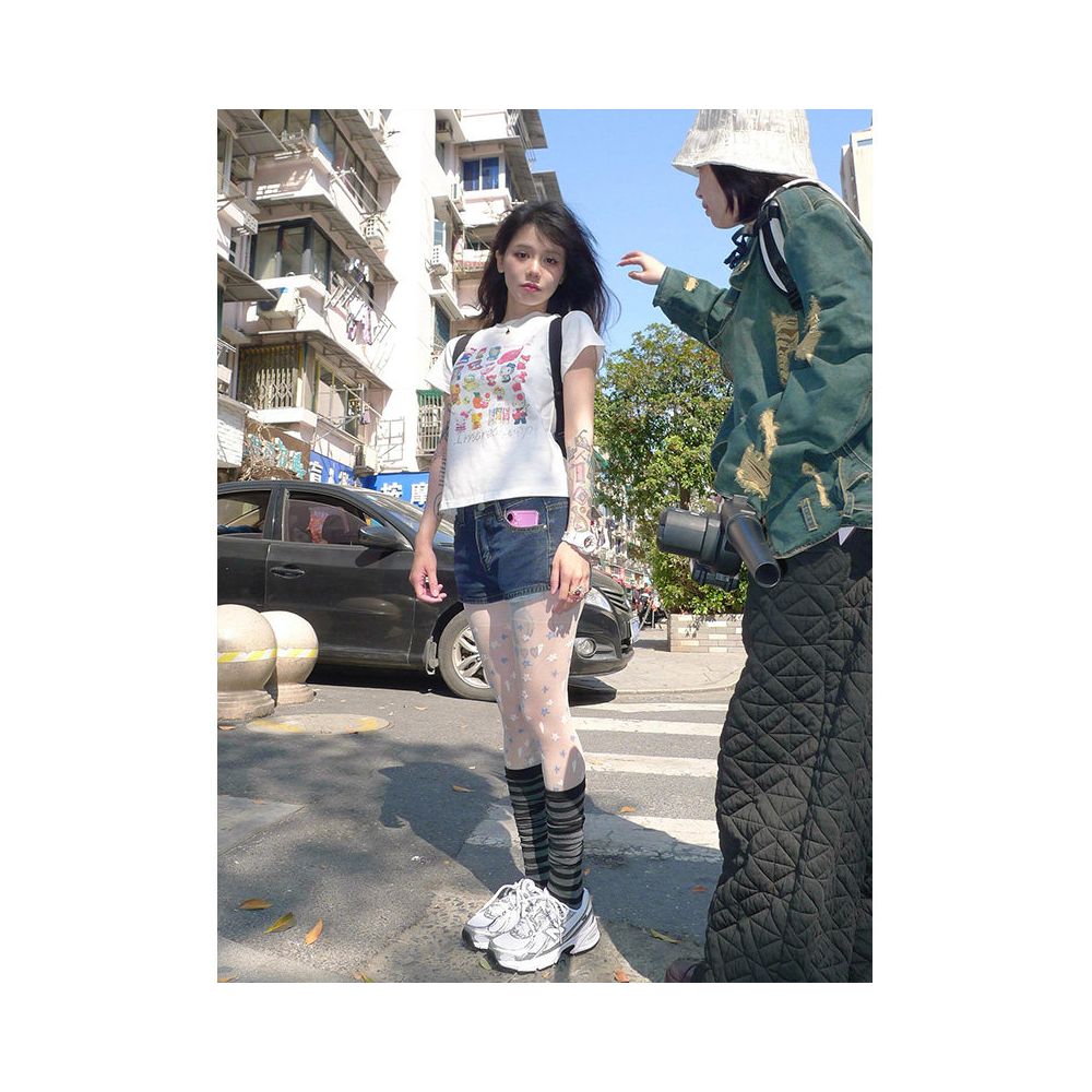 White round neck short sleeved women s summer new Kitty cat print versatile short T shirt slim fit and slimming short top image 2
