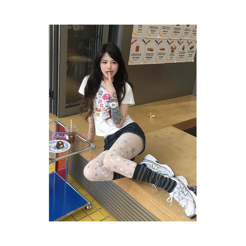 White round neck short sleeved women s summer new Kitty cat print versatile short T shirt slim fit and slimming short top image 4