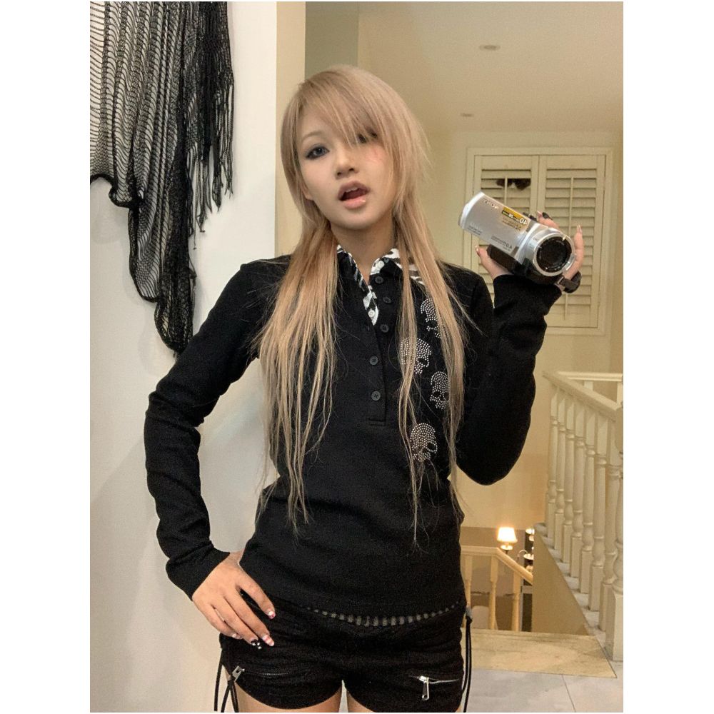 Y2k punk long sleeved T shirt women s early autumn skull hot diamond polo shirt V neck base shirt slim fit short top ins