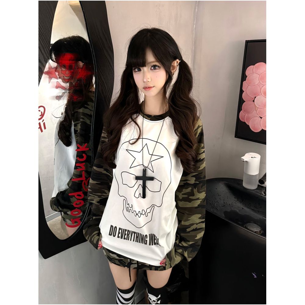 American college style camouflage plug in long sleeved T shirt for women s autumn new style skull print base shirt versatile top ins